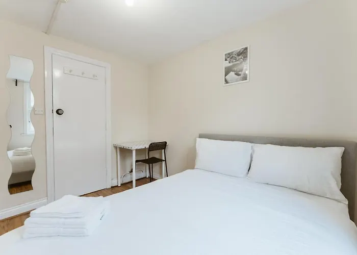 Mile End Rooms 57A