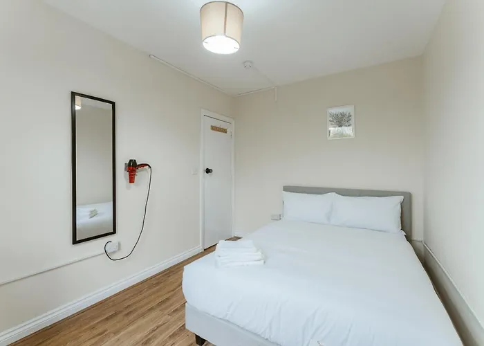 Mile End Rooms 57A